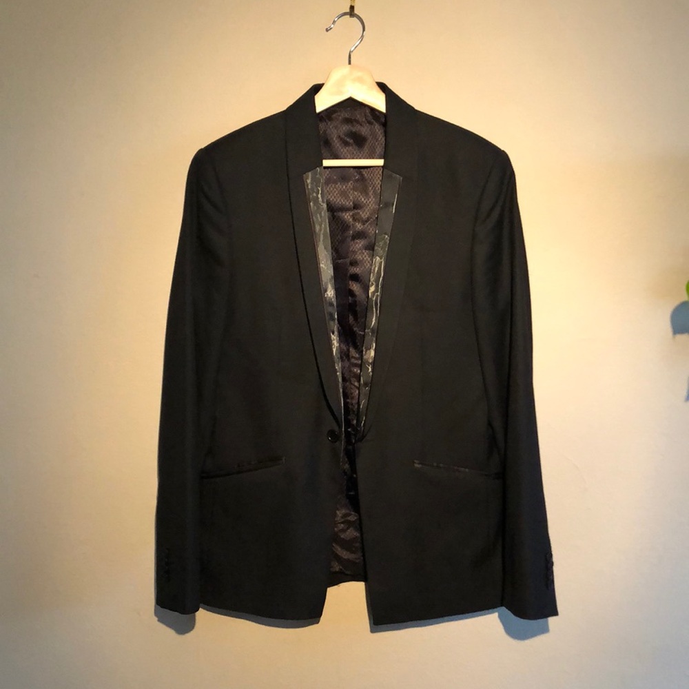 Classy Men’s Blazer